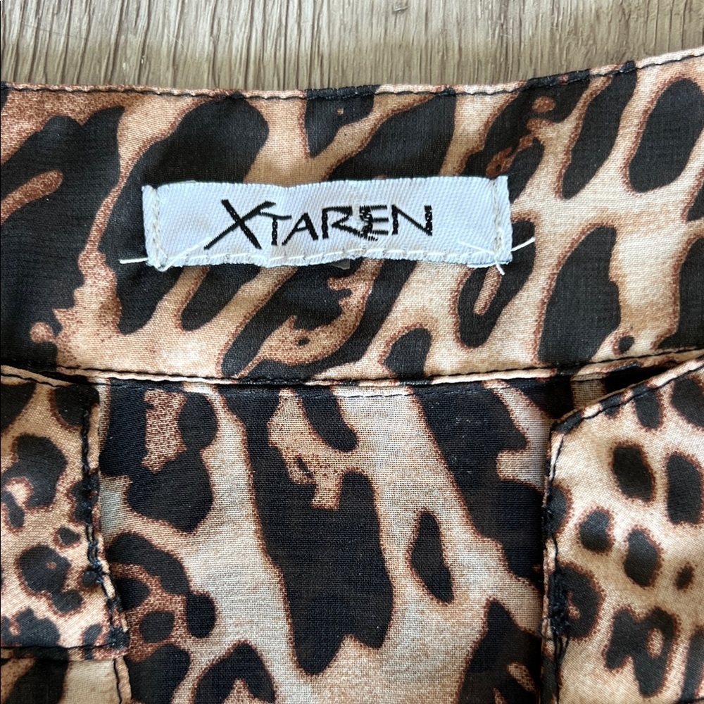 Xtaren Leopard Print Sheer Chiffon Roll Tab Sleeve Tunic Blouse - Picture 3 of 15